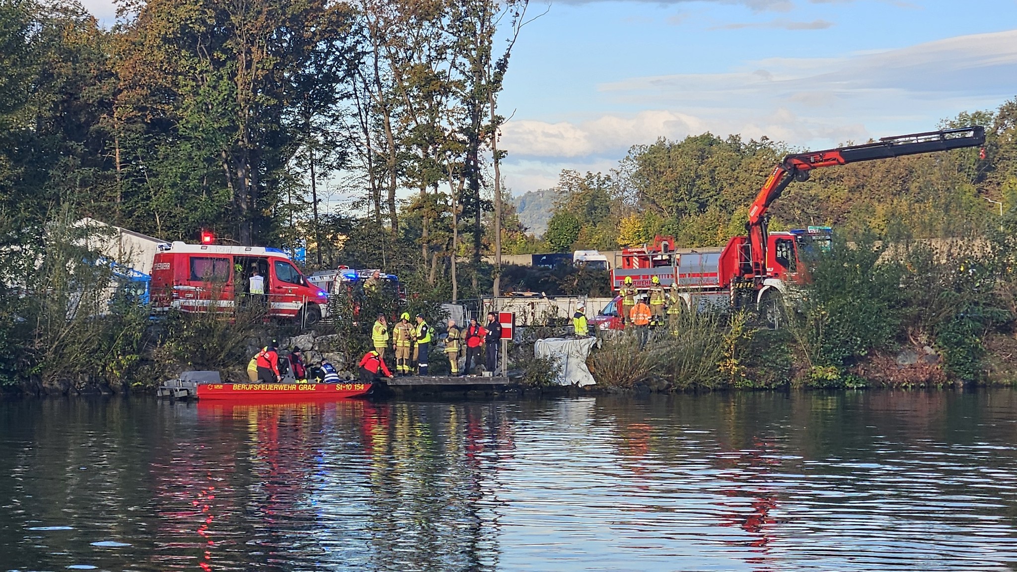 2025 10 08 wd einsatz mur a2brücke 04